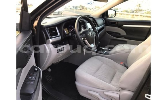 Acheter Import Voiture Toyota Highlander Noir à Import - Dubai, Barh el Gazel Acheter Import Voiture Toyota Highlander Noir à Import - Dubai, Barh el Gazel