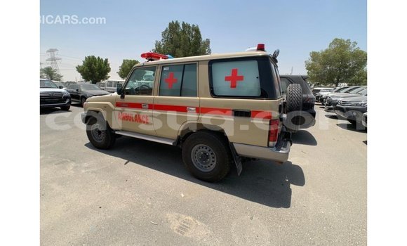 Buy Import Toyota Land Cruiser Beige Car in Import - Dubai in Barh el Gazel Buy Import Toyota Land Cruiser Beige Car in Import - Dubai in Barh el Gazel