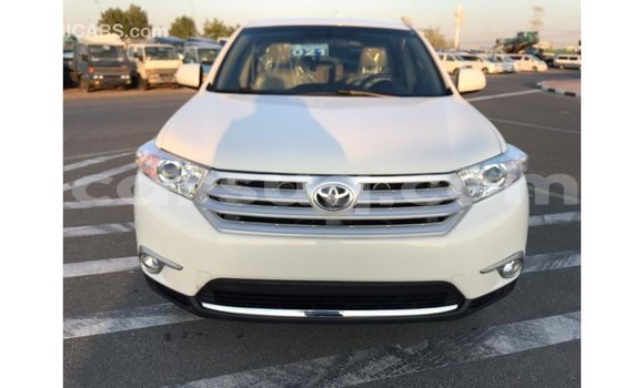 Acheter Import Voiture Toyota Highlander Blanc à Import - Dubai, Barh el Gazel Acheter Import Voiture Toyota Highlander Blanc à Import - Dubai, Barh el Gazel