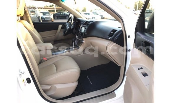 Acheter Import Voiture Toyota Highlander Blanc à Import - Dubai, Barh el Gazel Acheter Import Voiture Toyota Highlander Blanc à Import - Dubai, Barh el Gazel