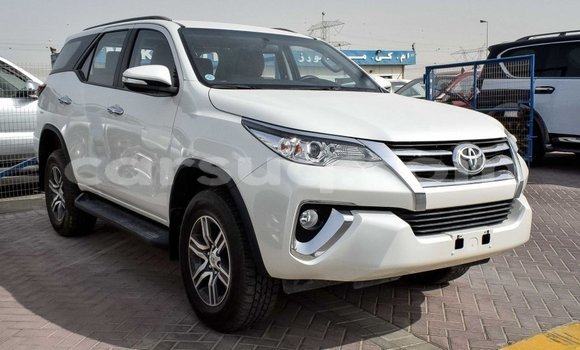 Acheter Import Voiture Toyota Fortuner Blanc à Import - Dubai, Barh el Gazel Acheter Import Voiture Toyota Fortuner Blanc à Import - Dubai, Barh el Gazel