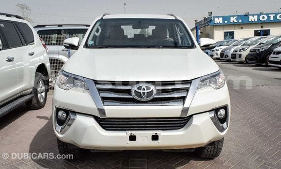 Acheter Import Voiture Toyota Fortuner Blanc à Import - Dubai, Barh el Gazel Acheter Import Voiture Toyota Fortuner Blanc à Import - Dubai, Barh el Gazel