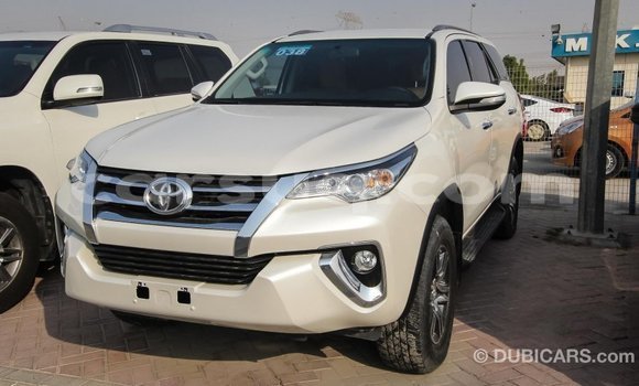 Acheter Import Voiture Toyota Fortuner Blanc à Import - Dubai, Barh el Gazel Acheter Import Voiture Toyota Fortuner Blanc à Import - Dubai, Barh el Gazel