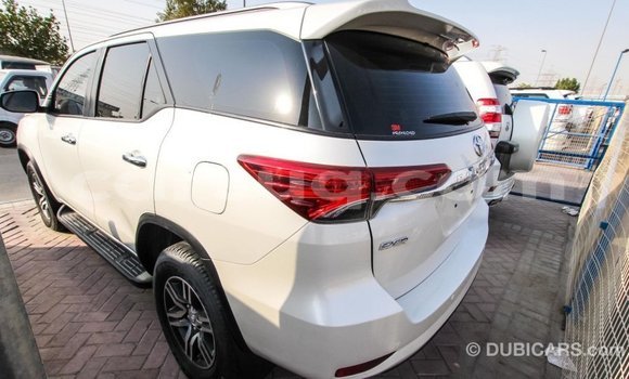 Acheter Import Voiture Toyota Fortuner Blanc à Import - Dubai, Barh el Gazel Acheter Import Voiture Toyota Fortuner Blanc à Import - Dubai, Barh el Gazel