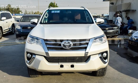 Acheter Import Voiture Toyota Fortuner Blanc à Import - Dubai, Barh el Gazel Acheter Import Voiture Toyota Fortuner Blanc à Import - Dubai, Barh el Gazel