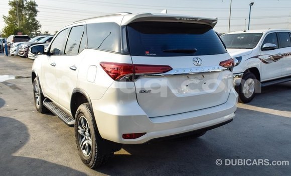 Acheter Import Voiture Toyota Fortuner Blanc à Import - Dubai, Barh el Gazel Acheter Import Voiture Toyota Fortuner Blanc à Import - Dubai, Barh el Gazel