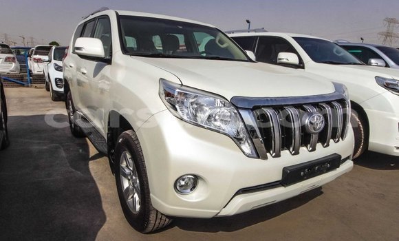 Acheter Import Voiture Toyota Prado Blanc à Import - Dubai, Barh el Gazel Acheter Import Voiture Toyota Prado Blanc à Import - Dubai, Barh el Gazel