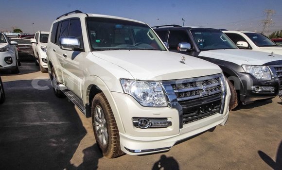 Acheter Import Voiture Mitsubishi Pajero Blanc à Import - Dubai, Barh el Gazel Acheter Import Voiture Mitsubishi Pajero Blanc à Import - Dubai, Barh el Gazel