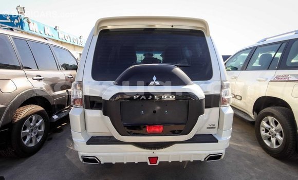 Acheter Import Voiture Mitsubishi Pajero Blanc à Import - Dubai, Barh el Gazel Acheter Import Voiture Mitsubishi Pajero Blanc à Import - Dubai, Barh el Gazel