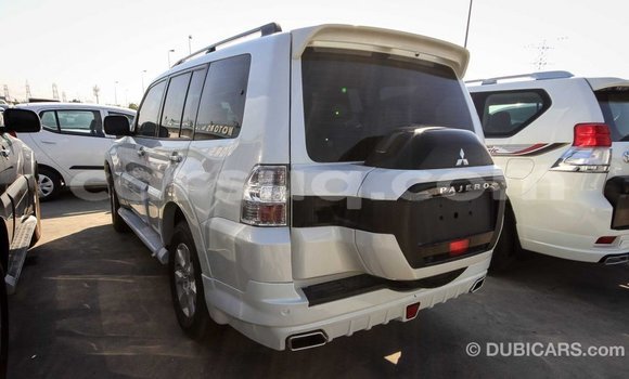 Acheter Import Voiture Mitsubishi Pajero Blanc à Import - Dubai, Barh el Gazel Acheter Import Voiture Mitsubishi Pajero Blanc à Import - Dubai, Barh el Gazel