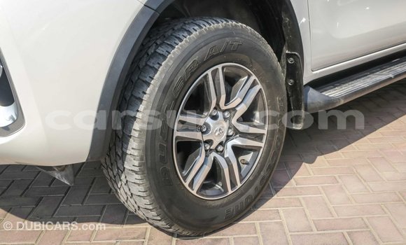Acheter Import Voiture Toyota Fortuner Blanc à Import - Dubai, Barh el Gazel Acheter Import Voiture Toyota Fortuner Blanc à Import - Dubai, Barh el Gazel