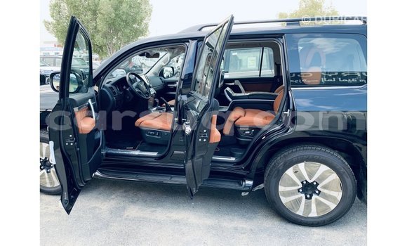 Acheter Import Voiture Toyota Land Cruiser Noir à Import - Dubai, Barh el Gazel Acheter Import Voiture Toyota Land Cruiser Noir à Import - Dubai, Barh el Gazel