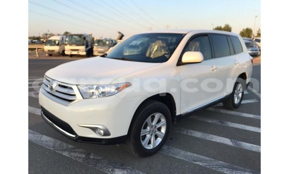 Acheter Import Voiture Toyota Highlander Blanc à Import - Dubai, Barh el Gazel Acheter Import Voiture Toyota Highlander Blanc à Import - Dubai, Barh el Gazel