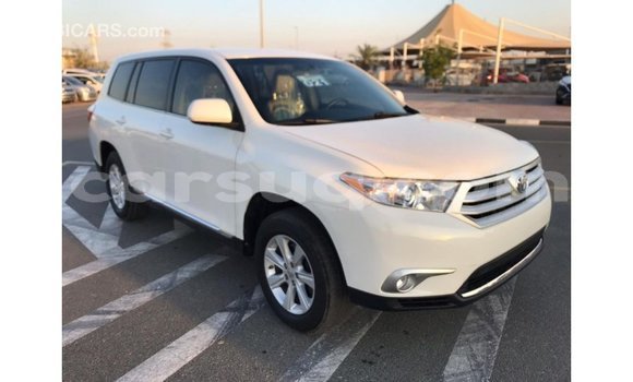 Acheter Import Voiture Toyota Highlander Blanc à Import - Dubai, Barh el Gazel Acheter Import Voiture Toyota Highlander Blanc à Import - Dubai, Barh el Gazel