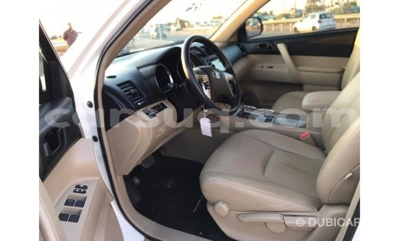 Acheter Import Voiture Toyota Highlander Blanc à Import - Dubai, Barh el Gazel Acheter Import Voiture Toyota Highlander Blanc à Import - Dubai, Barh el Gazel