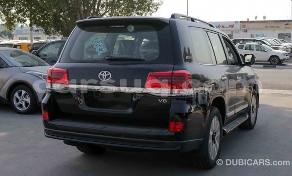 Acheter Import Voiture Toyota Land Cruiser Noir à Import - Dubai, Barh el Gazel Acheter Import Voiture Toyota Land Cruiser Noir à Import - Dubai, Barh el Gazel