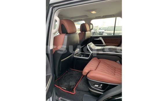 Buy Import Toyota Land Cruiser Black Car in Import - Dubai in Barh el Gazel Buy Import Toyota Land Cruiser Black Car in Import - Dubai in Barh el Gazel