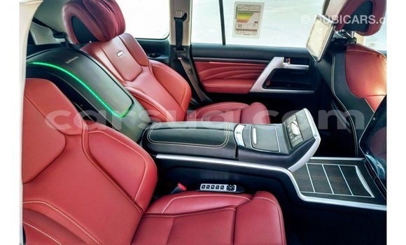 Acheter Import Voiture Toyota Land Cruiser Noir à Import - Dubai, Barh el Gazel Acheter Import Voiture Toyota Land Cruiser Noir à Import - Dubai, Barh el Gazel