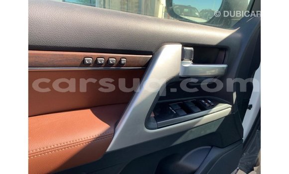 Buy Import Toyota Land Cruiser White Car in Import - Dubai in Barh el Gazel Buy Import Toyota Land Cruiser White Car in Import - Dubai in Barh el Gazel