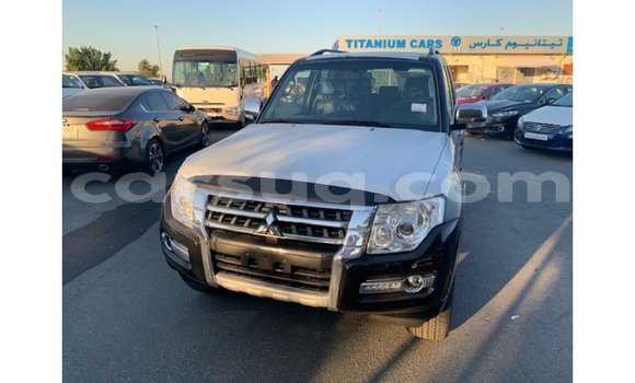 Acheter Import Voiture Mitsubishi Pajero Noir à Import - Dubai, Barh el Gazel Acheter Import Voiture Mitsubishi Pajero Noir à Import - Dubai, Barh el Gazel