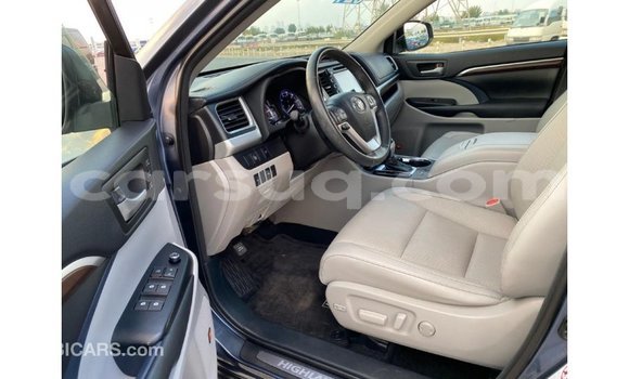Buy Import Toyota Highlander Blue Car in Import - Dubai in Barh el Gazel Buy Import Toyota Highlander Blue Car in Import - Dubai in Barh el Gazel