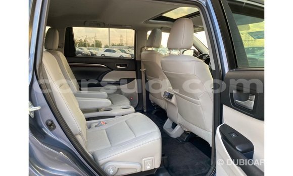 Buy Import Toyota Highlander Blue Car in Import - Dubai in Barh el Gazel Buy Import Toyota Highlander Blue Car in Import - Dubai in Barh el Gazel