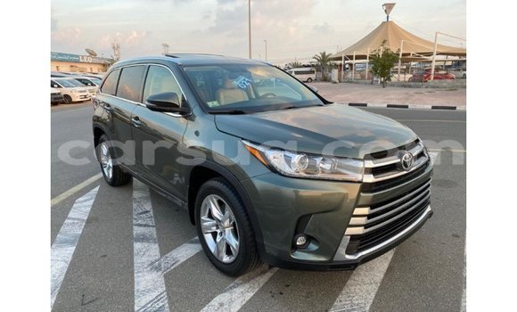 Acheter Import Voiture Toyota Highlander Vert à Import - Dubai, Barh el Gazel Acheter Import Voiture Toyota Highlander Vert à Import - Dubai, Barh el Gazel