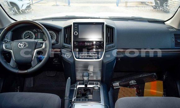 Buy Import Toyota Land Cruiser White Car in Import - Dubai in Barh el Gazel Buy Import Toyota Land Cruiser White Car in Import - Dubai in Barh el Gazel