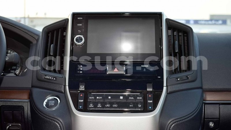 Big with watermark toyota land cruiser barh el gazel import dubai 1693