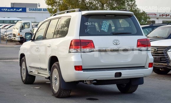 Buy Import Toyota Land Cruiser White Car in Import - Dubai in Barh el Gazel Buy Import Toyota Land Cruiser White Car in Import - Dubai in Barh el Gazel