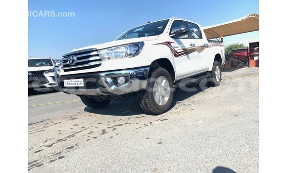 Acheter Import Voiture Toyota Hilux Blanc à Import - Dubai, Barh el Gazel Acheter Import Voiture Toyota Hilux Blanc à Import - Dubai, Barh el Gazel