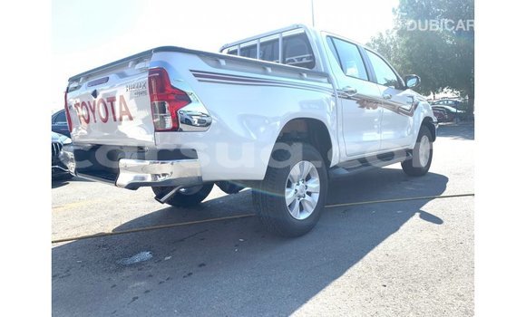 Acheter Import Voiture Toyota Hilux Blanc à Import - Dubai, Barh el Gazel Acheter Import Voiture Toyota Hilux Blanc à Import - Dubai, Barh el Gazel