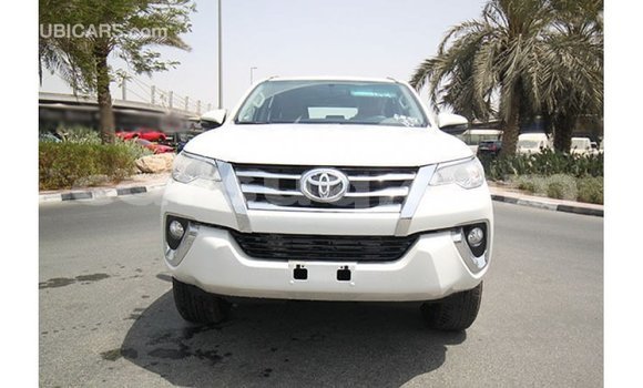 Acheter Import Voiture Toyota Fortuner Blanc à Import - Dubai, Barh el Gazel Acheter Import Voiture Toyota Fortuner Blanc à Import - Dubai, Barh el Gazel