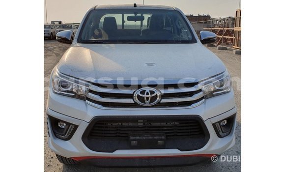 Buy Import Toyota Hilux White Car in Import - Dubai in Barh el Gazel Buy Import Toyota Hilux White Car in Import - Dubai in Barh el Gazel