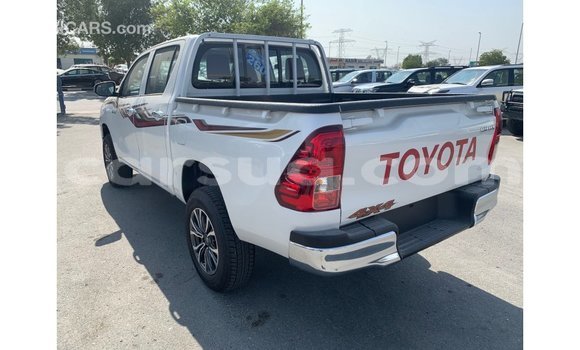 Acheter Import Voiture Toyota Hilux Blanc à Import - Dubai, Barh el Gazel Acheter Import Voiture Toyota Hilux Blanc à Import - Dubai, Barh el Gazel