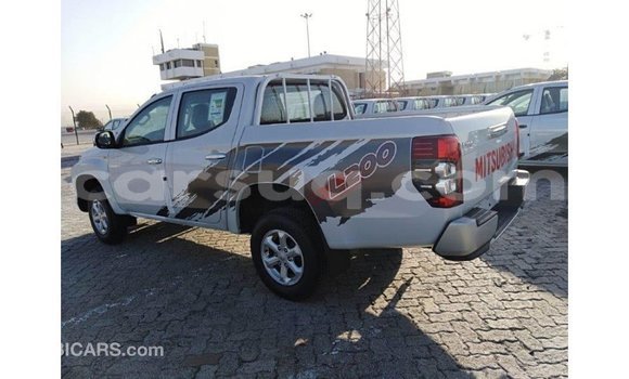 Buy Import Mitsubishi L200 White Car in Import - Dubai in Barh el Gazel Buy Import Mitsubishi L200 White Car in Import - Dubai in Barh el Gazel