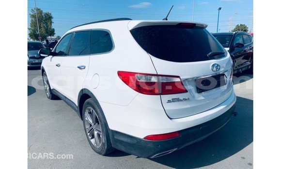 Acheter Import Voiture Hyundai Santa Fe Blanc à Import - Dubai, Barh el Gazel Acheter Import Voiture Hyundai Santa Fe Blanc à Import - Dubai, Barh el Gazel
