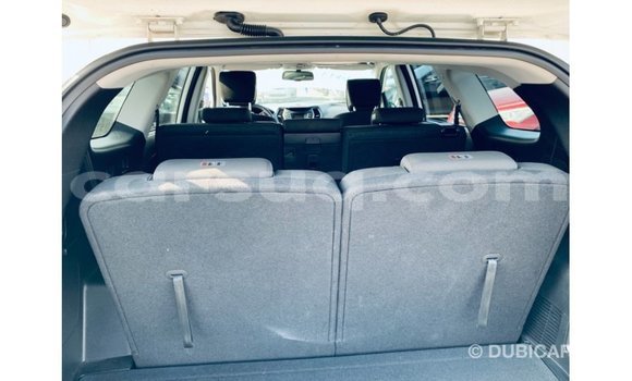 Acheter Import Voiture Hyundai Santa Fe Blanc à Import - Dubai, Barh el Gazel Acheter Import Voiture Hyundai Santa Fe Blanc à Import - Dubai, Barh el Gazel
