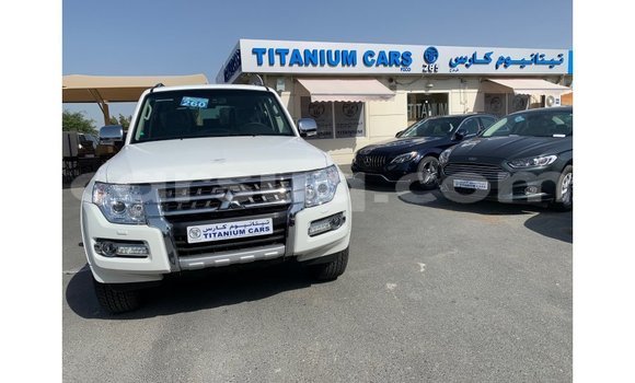 Acheter Import Voiture Mitsubishi Pajero Blanc à Import - Dubai, Barh el Gazel Acheter Import Voiture Mitsubishi Pajero Blanc à Import - Dubai, Barh el Gazel