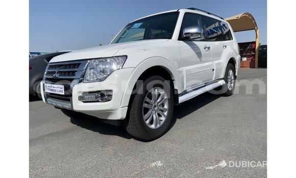 Acheter Import Voiture Mitsubishi Pajero Blanc à Import - Dubai, Barh el Gazel Acheter Import Voiture Mitsubishi Pajero Blanc à Import - Dubai, Barh el Gazel