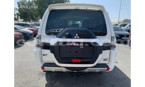 Acheter Import Voiture Mitsubishi Pajero Blanc à Import - Dubai, Barh el Gazel Acheter Import Voiture Mitsubishi Pajero Blanc à Import - Dubai, Barh el Gazel