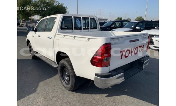 Acheter Import Voiture Toyota Hilux Blanc à Import - Dubai, Barh el Gazel Acheter Import Voiture Toyota Hilux Blanc à Import - Dubai, Barh el Gazel