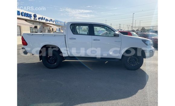 Acheter Import Voiture Toyota Hilux Blanc à Import - Dubai, Barh el Gazel Acheter Import Voiture Toyota Hilux Blanc à Import - Dubai, Barh el Gazel