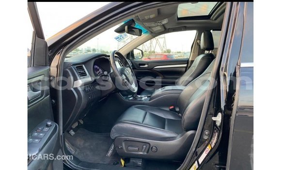 Acheter Import Voiture Toyota Highlander Noir à Import - Dubai, Barh el Gazel Acheter Import Voiture Toyota Highlander Noir à Import - Dubai, Barh el Gazel