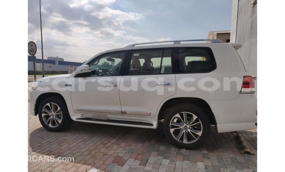 Buy Import Toyota Land Cruiser White Car in Import - Dubai in Barh el Gazel Buy Import Toyota Land Cruiser White Car in Import - Dubai in Barh el Gazel