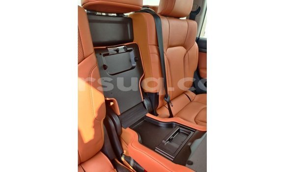 Buy Import Toyota Land Cruiser White Car in Import - Dubai in Barh el Gazel Buy Import Toyota Land Cruiser White Car in Import - Dubai in Barh el Gazel