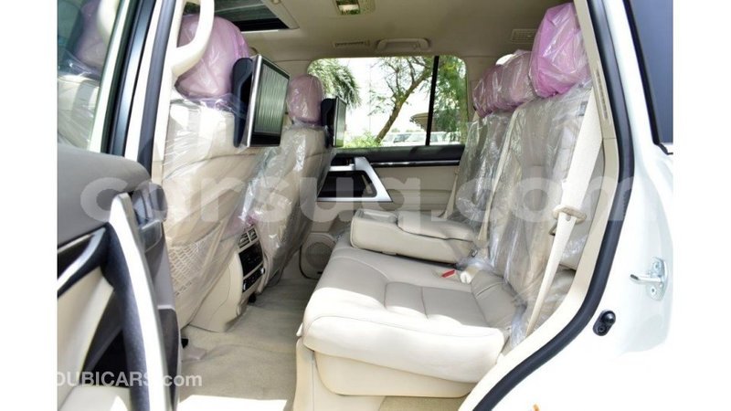 Big with watermark toyota land cruiser barh el gazel import dubai 1755