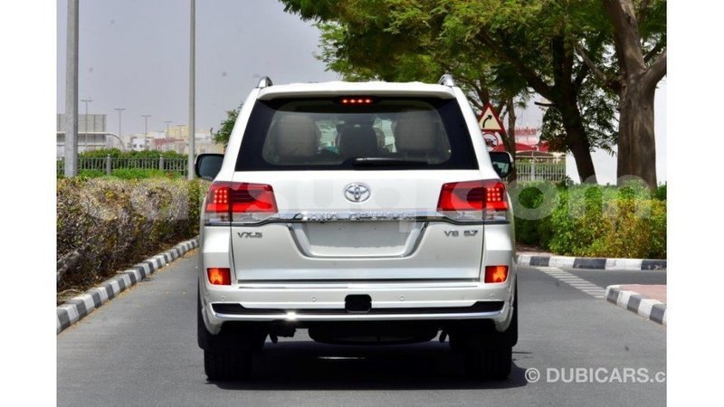 Big with watermark toyota land cruiser barh el gazel import dubai 1755