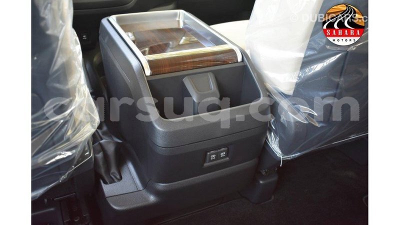 Big with watermark toyota granvia barh el gazel import dubai 1770