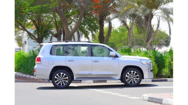 Big with watermark toyota land cruiser barh el gazel import dubai 1776